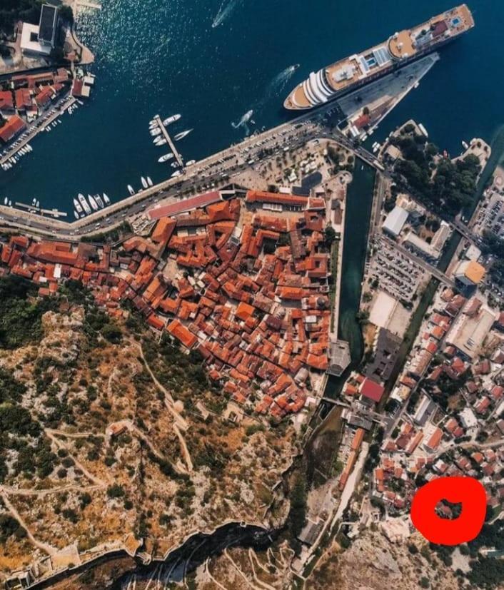 Red House Apartment Kotor Dış mekan fotoğraf