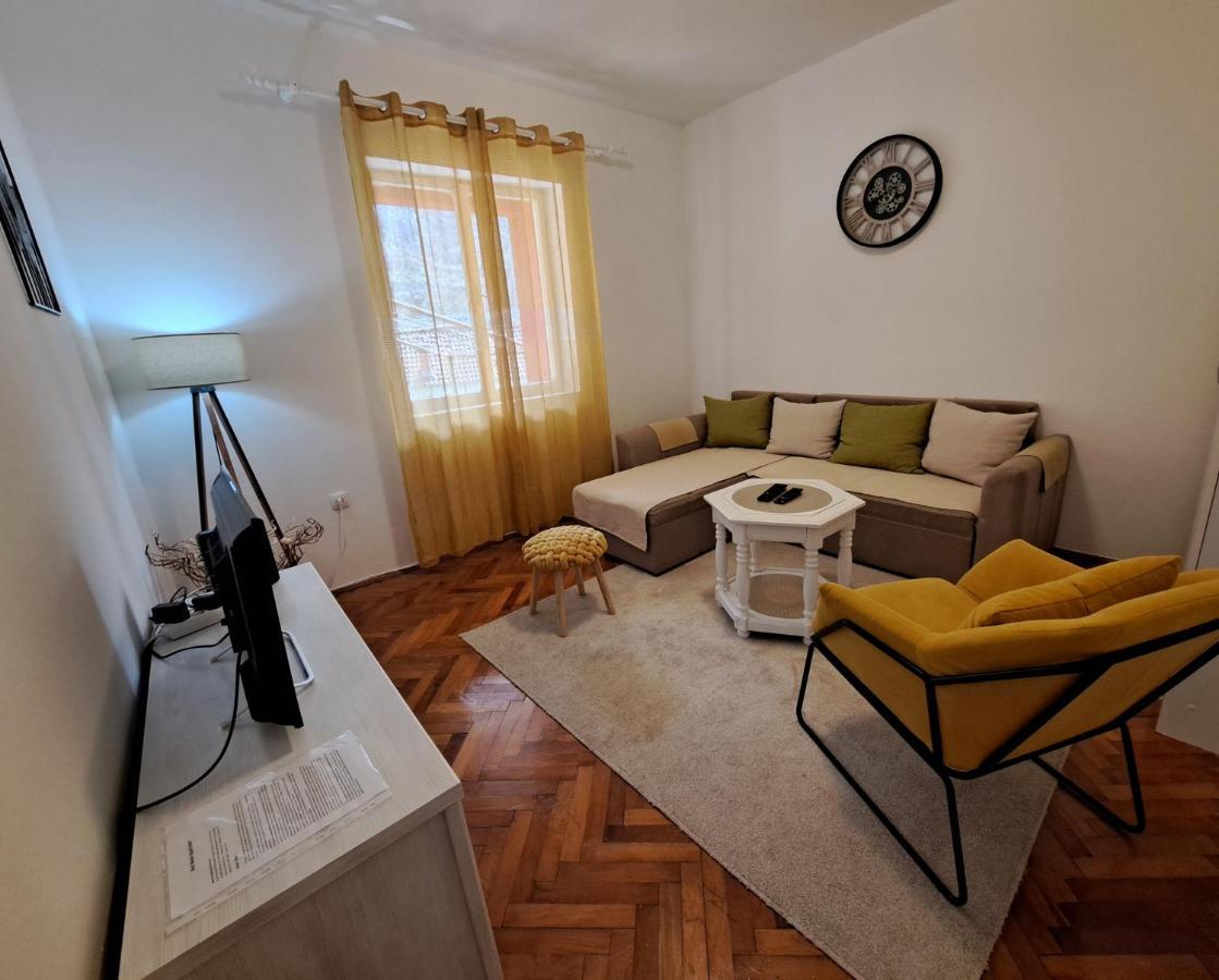 Red House Apartment Kotor Dış mekan fotoğraf